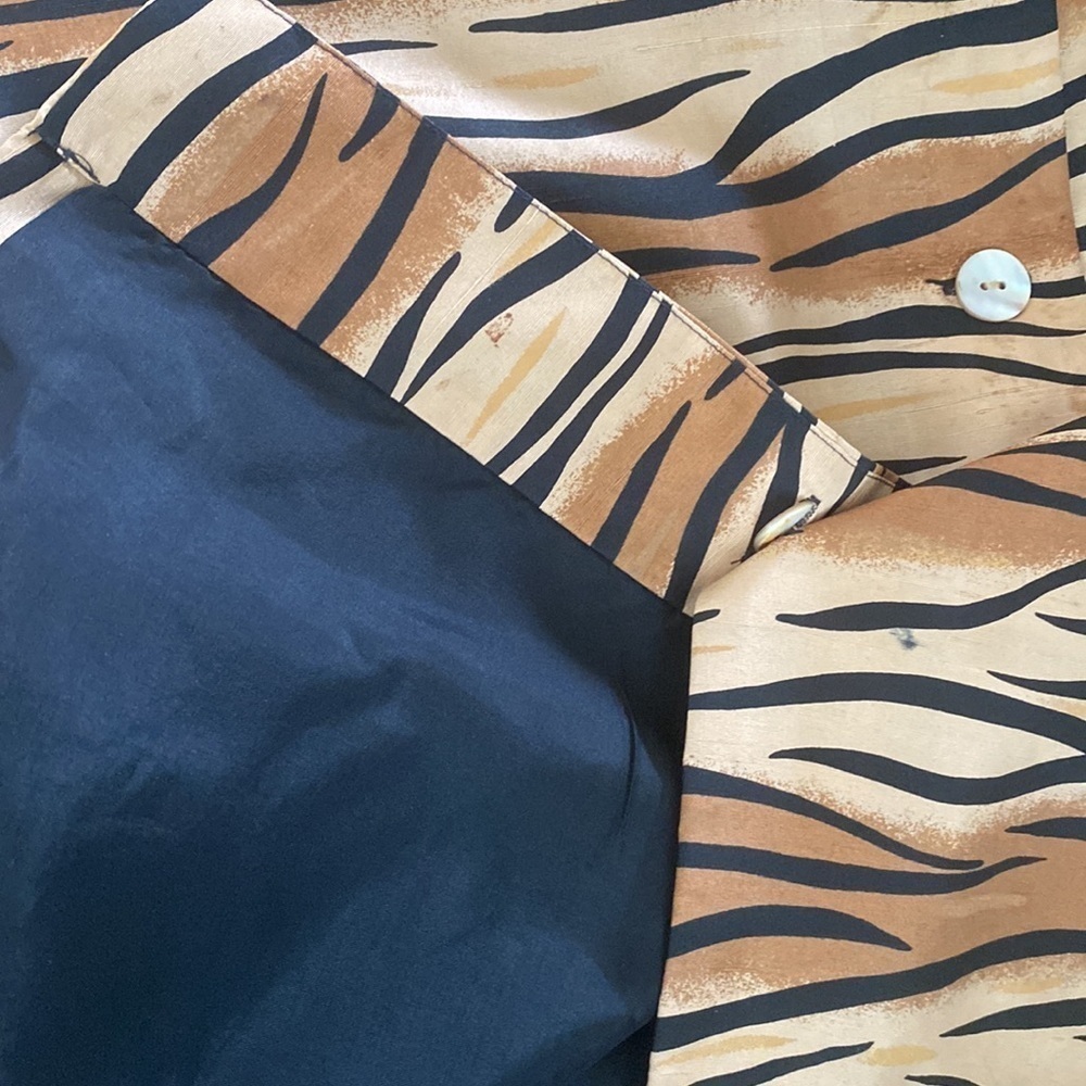 Silkland Animal Print Tiger 100% Silk Blouse Top Button down Shirt size 1X - Picture 5 of 5